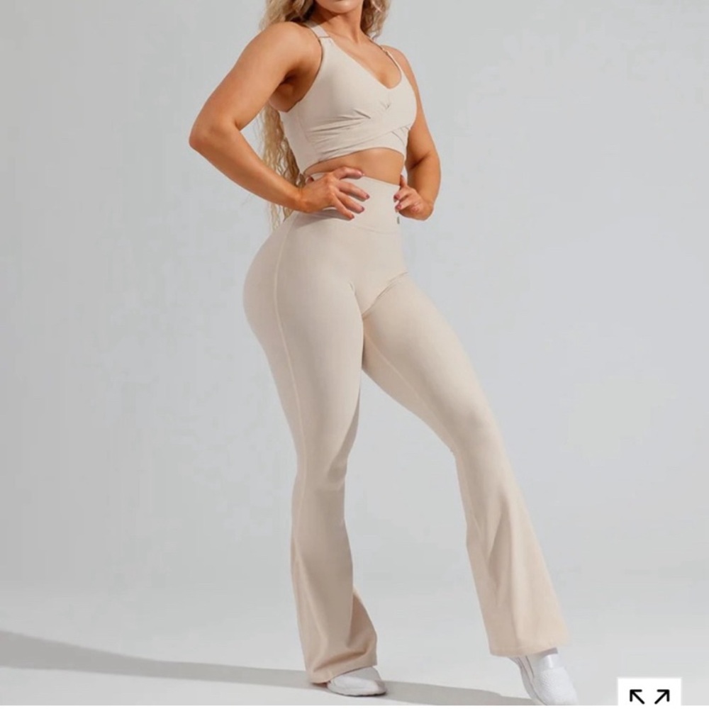 ISO BuffBunny Foxy Flare Leggings